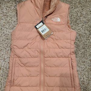 Womens The North Face reversible vest. Pink Clay. Size XS. NWT.